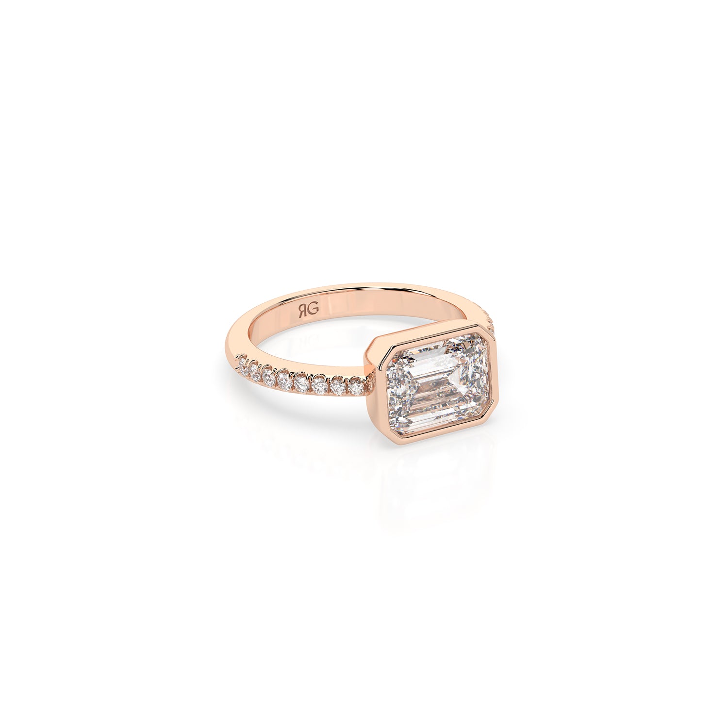14k Elara Bezel Ring