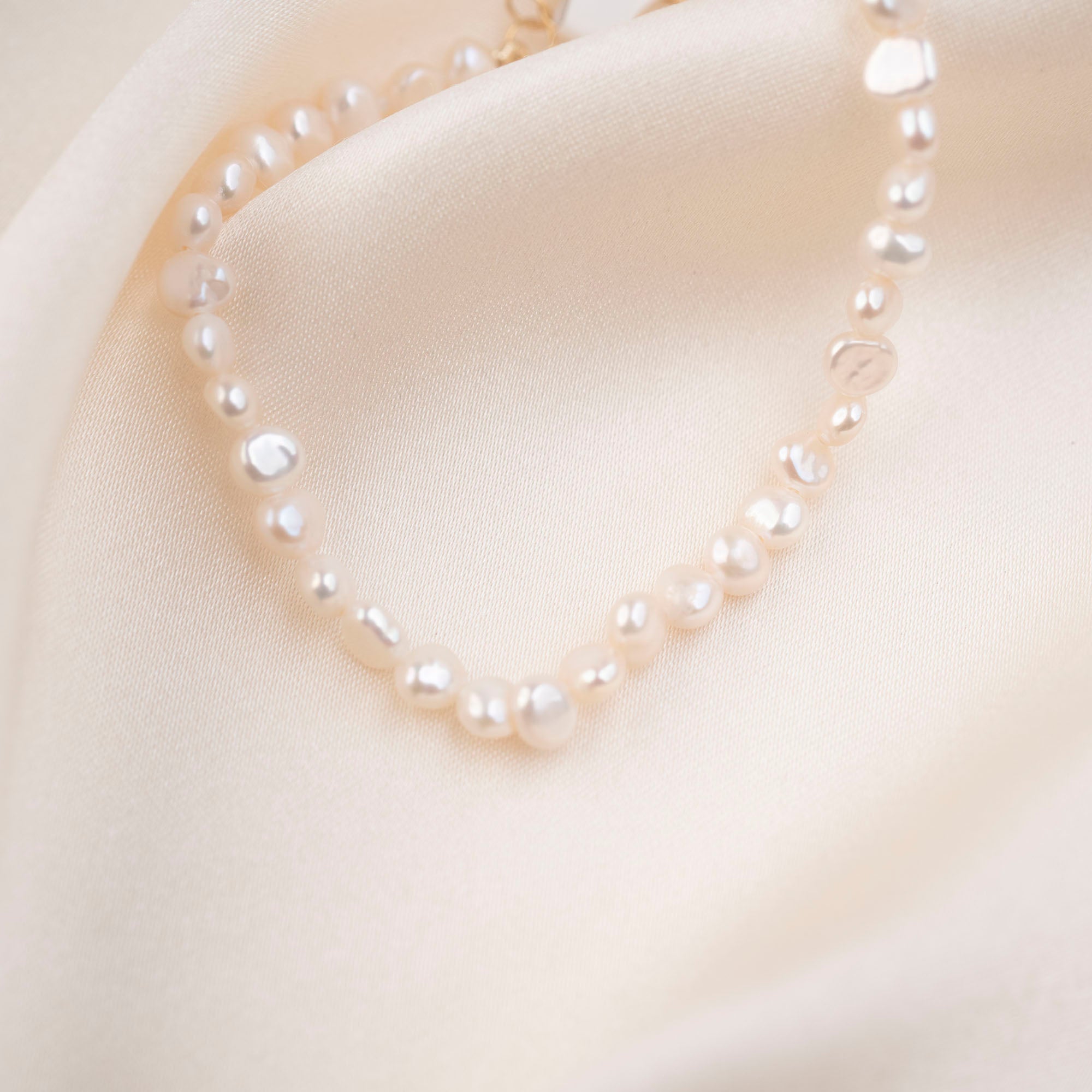 Organic Shapes Pearl Necklace