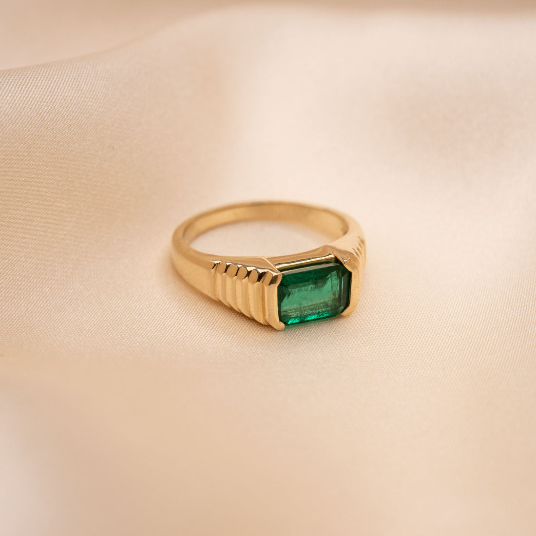 Emerald & White Diamond Yellow Gold Ring – Modani Jewels