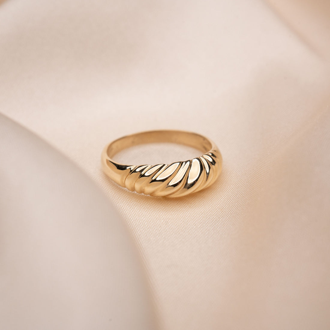 14k Gold Bubble Dome Ring