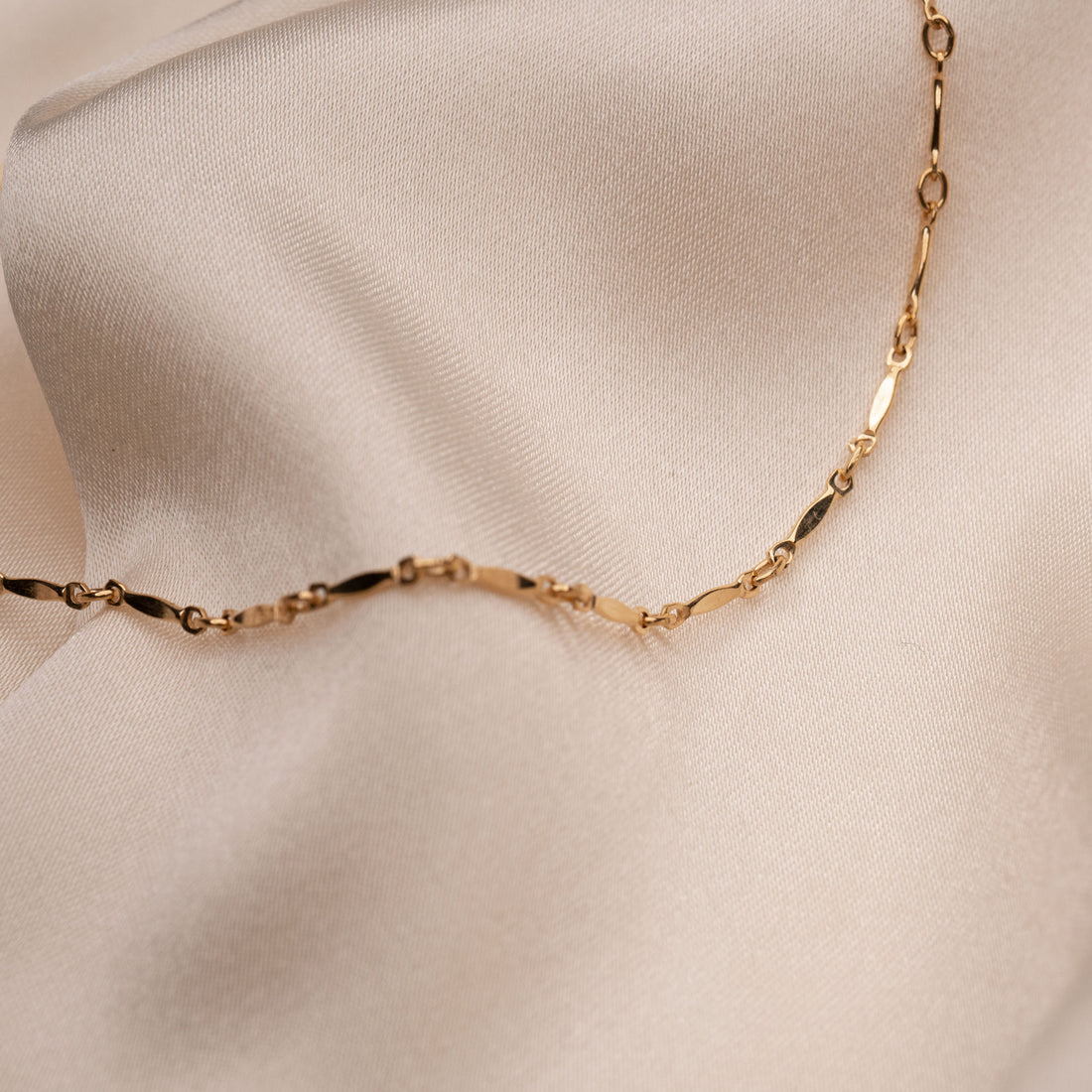 Gold Dapped Bar Anklet