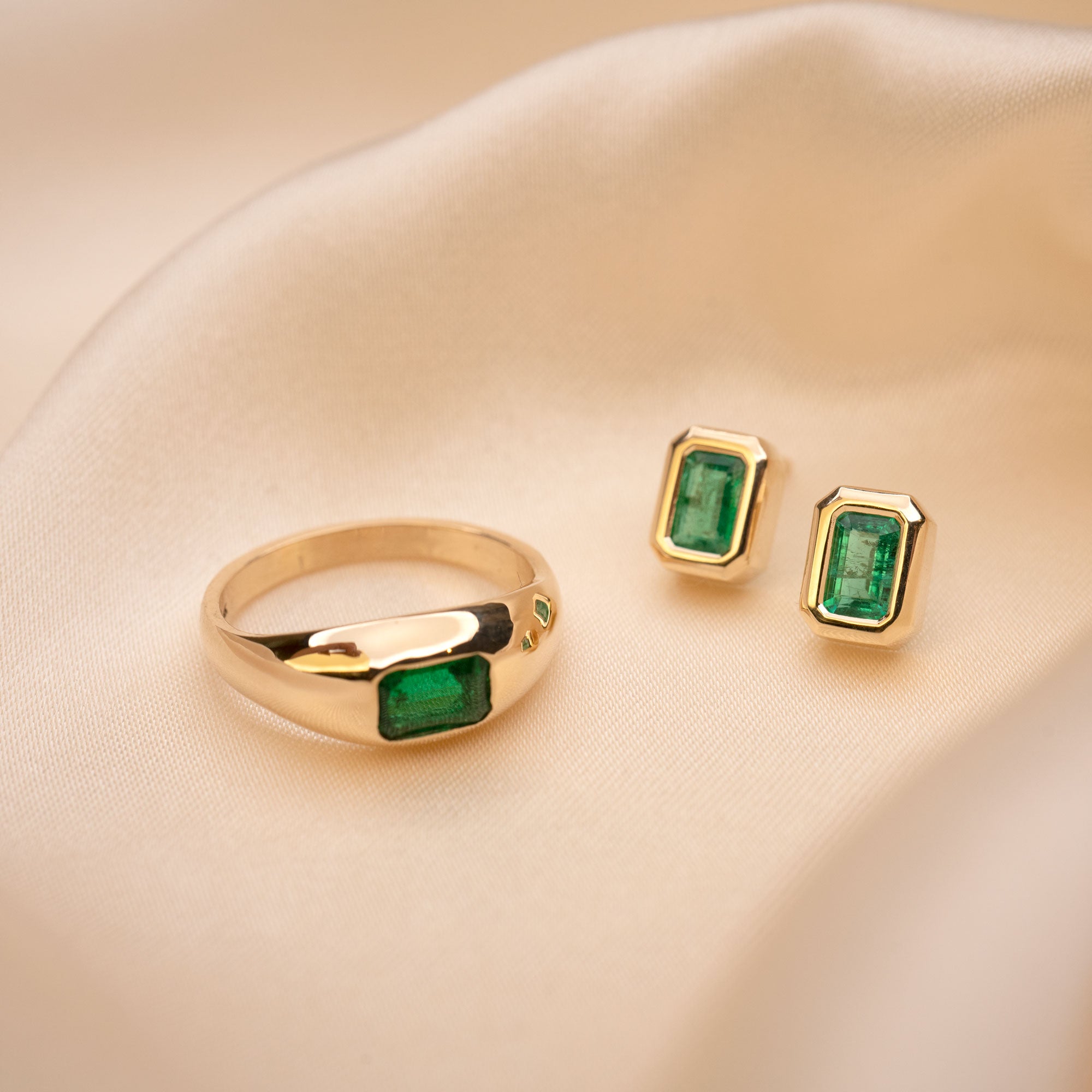 14k Emerald Dome Ring