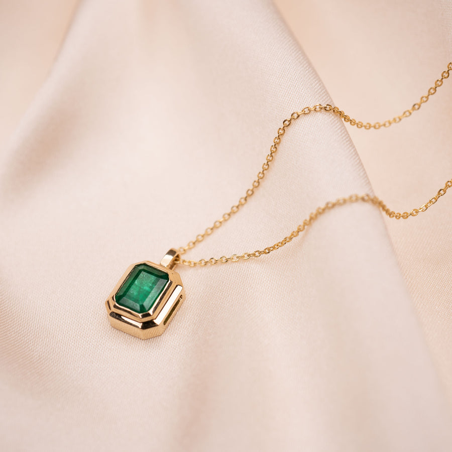 14k Emerald Tiered Bezel Necklace