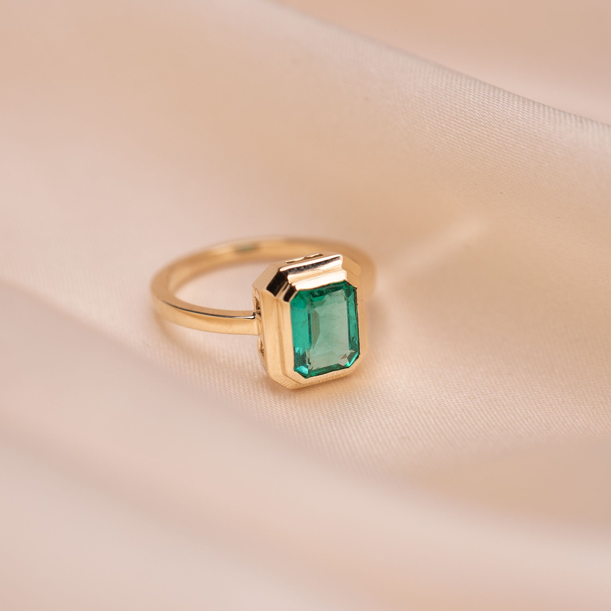 14k Emerald Tiered Bezel Ring