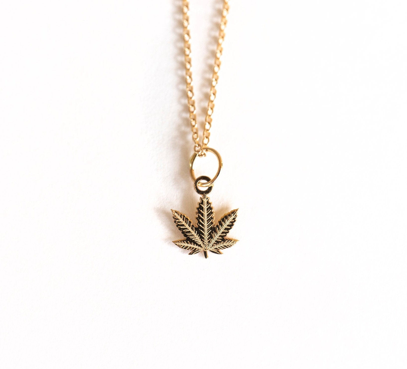 14k Gold Daisy Necklace, Gold Daisy Necklace, 14k Solid Gold, Gold Daisy Charm, 14k Tiny Charm Necklace, Simple Necklace,