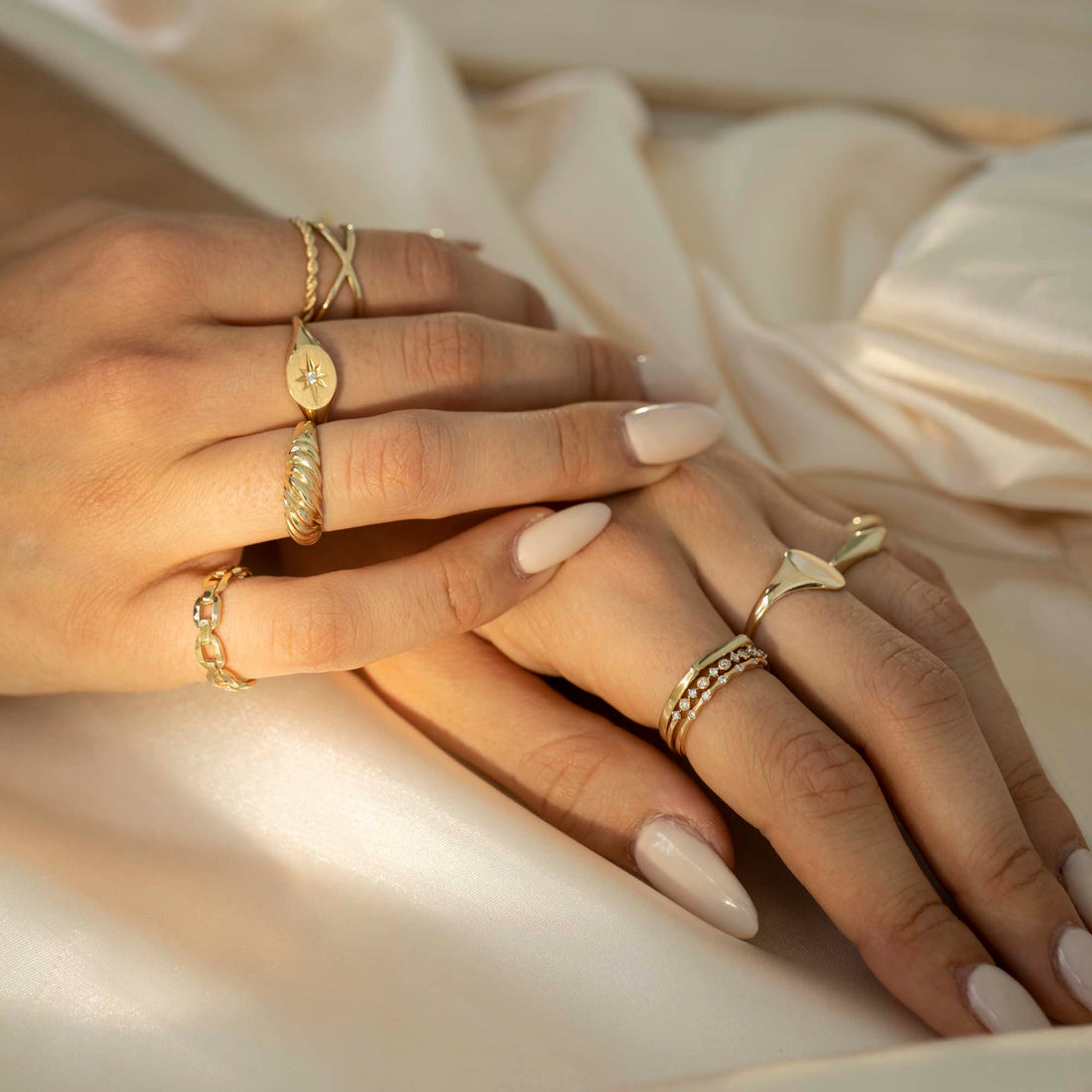 Ladies Unique18kt Bubble Ring Set With Assorted Diamonds. – Van Rijk