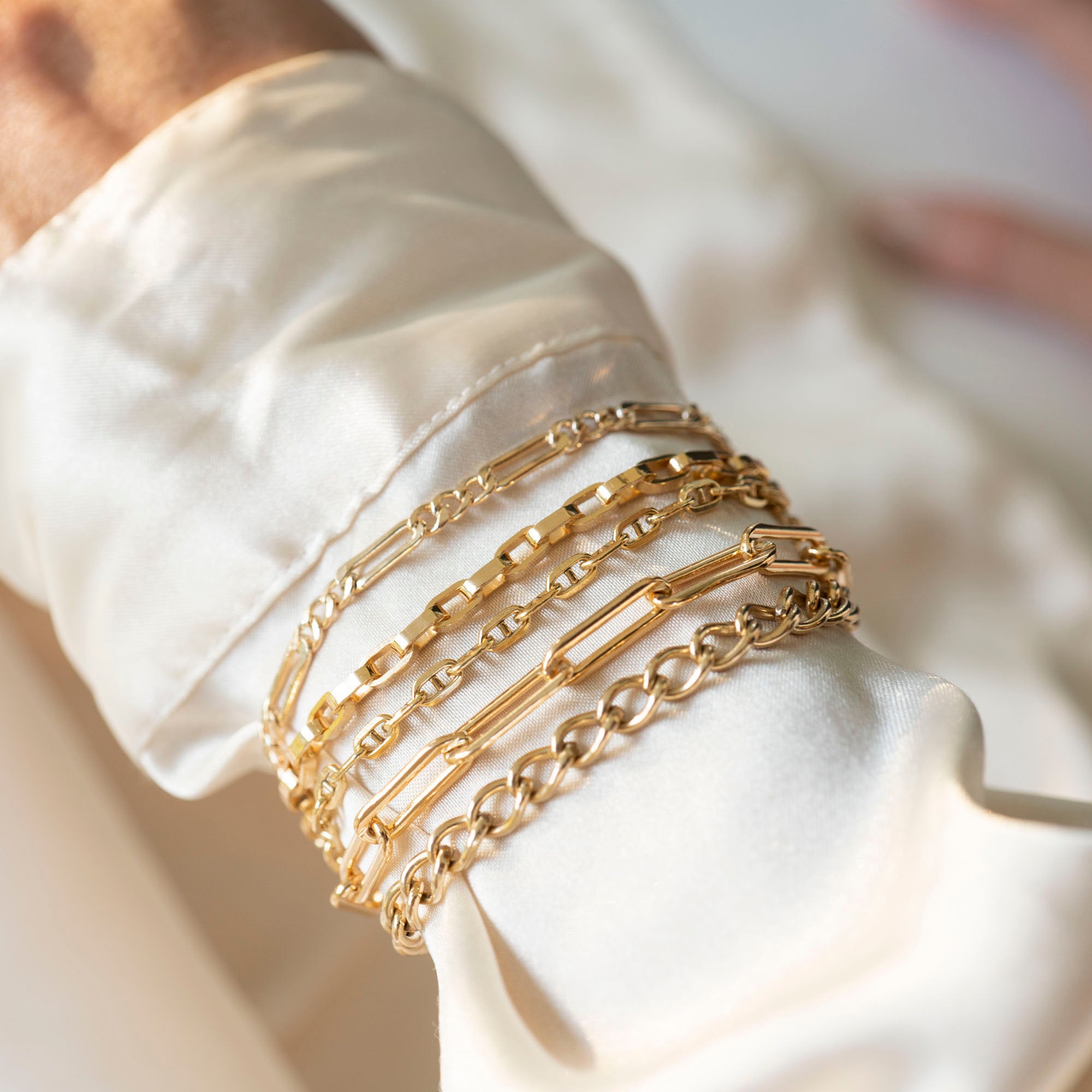 Gold Figaro Bracelet, 14k Gold Bracelet, Simple Gold Bracelet, Chain and Link Bracelet, Chain Bracelet, Gift for Her, Rectangle Bracelet